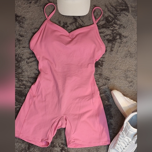 One Piece Workout Outfit - Picture 3 of 4